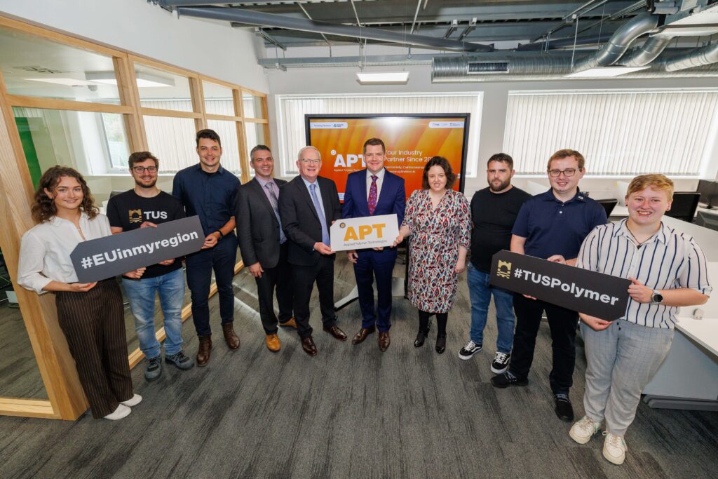 Pictured: APT researchers and students joined by Minister Peter Burke at the launch of the new APT facility in TUS Athlone. Photo: Jeff Harvey.
